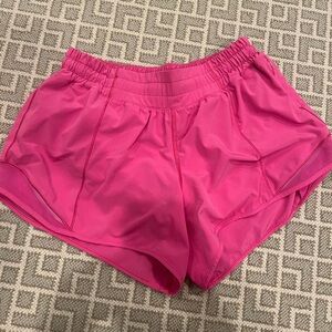 Lululemon hotty hot short, size 6, 4 in inseam, great condition, low rise,